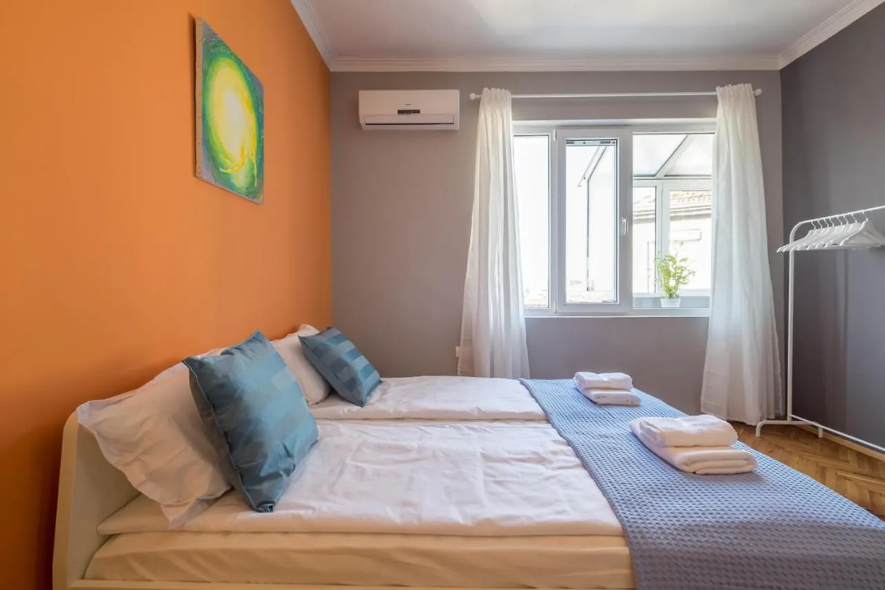 Artistic & Spacious 2Bd Central Apt By Flat Mаnager Sofia