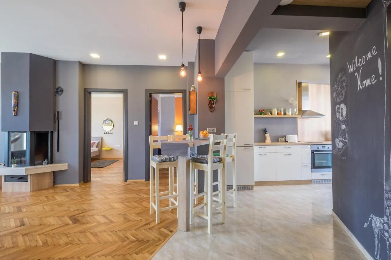 Artistic & Spacious 2Bd Central Apt By Flat Mаnager Sofia